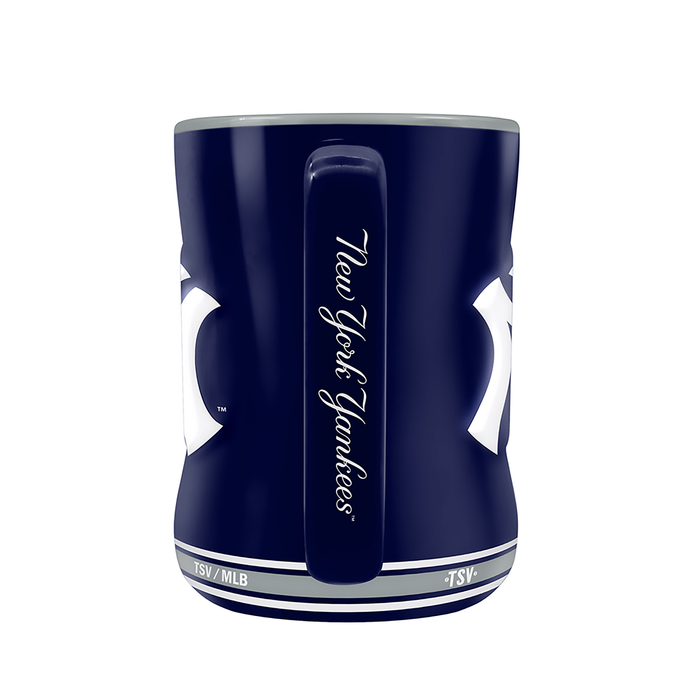 MLB New York Yankees Team Crest Sculpted Mug (14 oz)