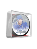 <transcy>NHLPA Steven Stamkos # 91 Tampa Bay Lightning Édition spéciale Puck Glitter In Cube</transcy>
