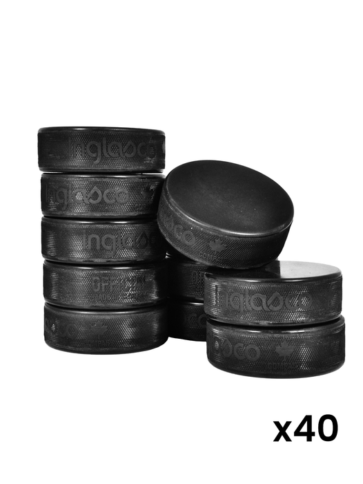 Caisse Coach avec bouteilles à couvercle en paille : comprend 1 caisse de sport noire avec 40 rondelles de hockey slovaques noires de 6 oz et 16 bouteilles Tallboy blanches de 1 L